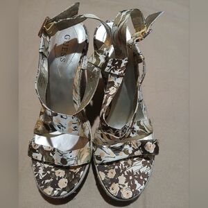 GUESS Floral Women's Tweed Wedges - Brown and Cream VGC Size 9